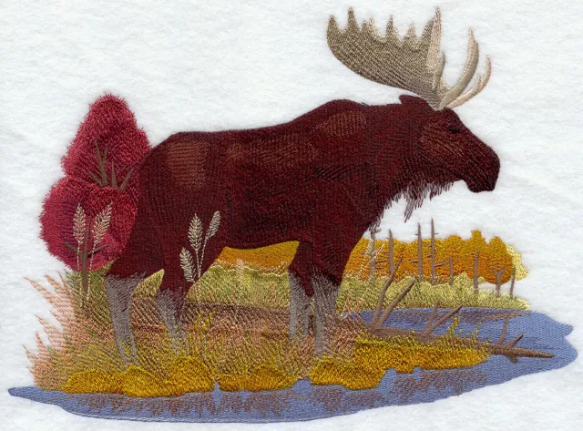 Embroidered Short-Sleeved T-shirt - Moose in Autumn G6326 Size S - XXL