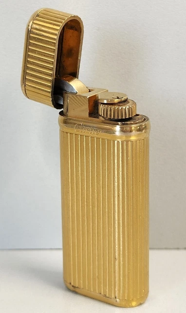 Must de Cartier ACCENDINO TASCA DORATO epoca VINTAGE LIGHTER BRIQUET Plaque Or