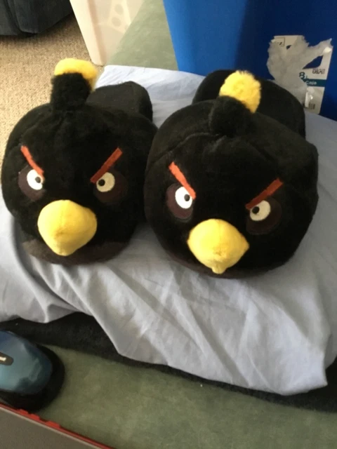 Men’s  Angry Birds ROVIO Black Plush Slip-On Bedroom Slippers SM (7-8)