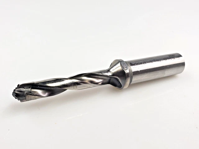 Iscar DCN 0394-196-063R-5D (0.394" - 0.409") Replaceable Tip 5xD Indexable Drill