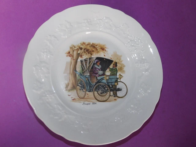 Assiette Céramique De Gien Voiture  Peugeot 1894  Decor  Au Raisin