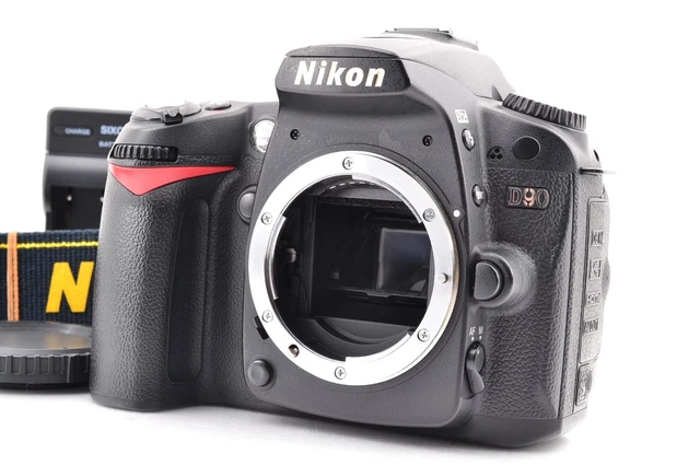 NEAR MINT NIKON D90 Digital SLR DSLR Camera Body 5784shots