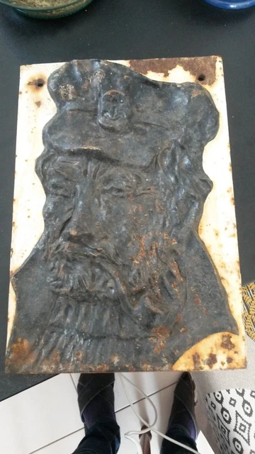 Superb Plate Antique Cast-Iron Old Marin Hemingway. Brand Name Pub Sign