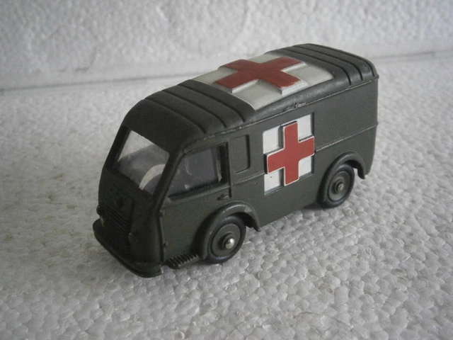 Modèle Miniature Renault Goelette Ambulance Militaire 1/43 IXO - Neuf