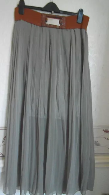 Ladies Vintage Khaki Pleated Maxi Skirt, Elasticated Buckled waistband. V G Cond