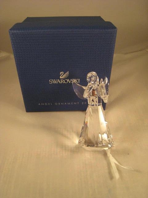 Swarovski Faceted Crystal Annual Ed. "Holiday Angel" w/Candle 2017 MIB