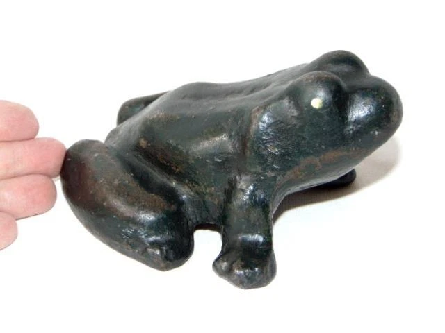 Antique Original HEAVY Hubley Cast Iron Frog Doorstop PAPERWEIGHT, Five Pounds Antique Original HEAVY Hubley Cast Iron Frog Doorstop PAPERWEIGHT, Five Pounds