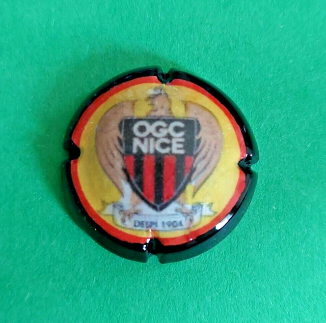 BG11873 - INSIGNE BADGE FOOTBALL OGC NICE