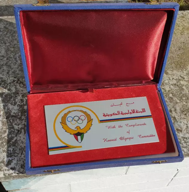 Originale Regalo Des Ioc Kuwait الكويت