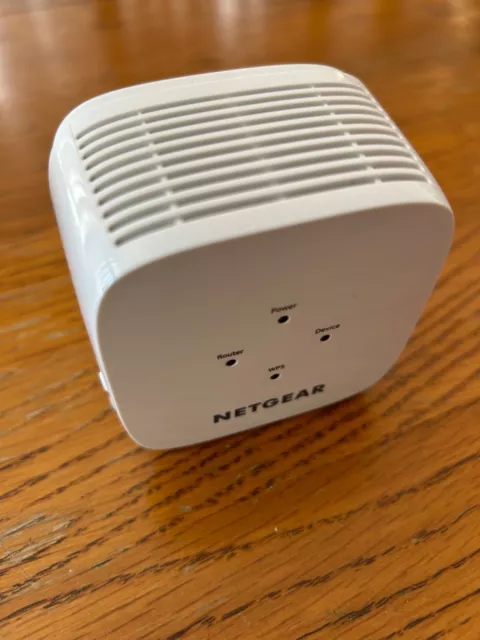 NETGEAR AC750 WiFi Range Extender Dual Band 750Mbps High-Speed Smart LED