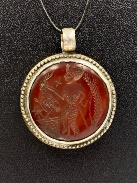 Ancient Roman King intaglio silver-plate  pendant with Beautiful Animals