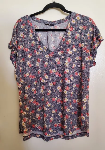 B Collection by Bobeau Ladies XXL V Neck Slub Tee Navy Floral Classic Versatile