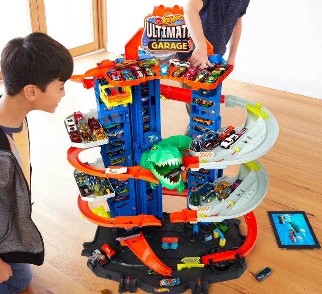 HOT WHEELS CITY Ultimate Garage Playset + 2 Cars Vehicles Gift Toy NEW