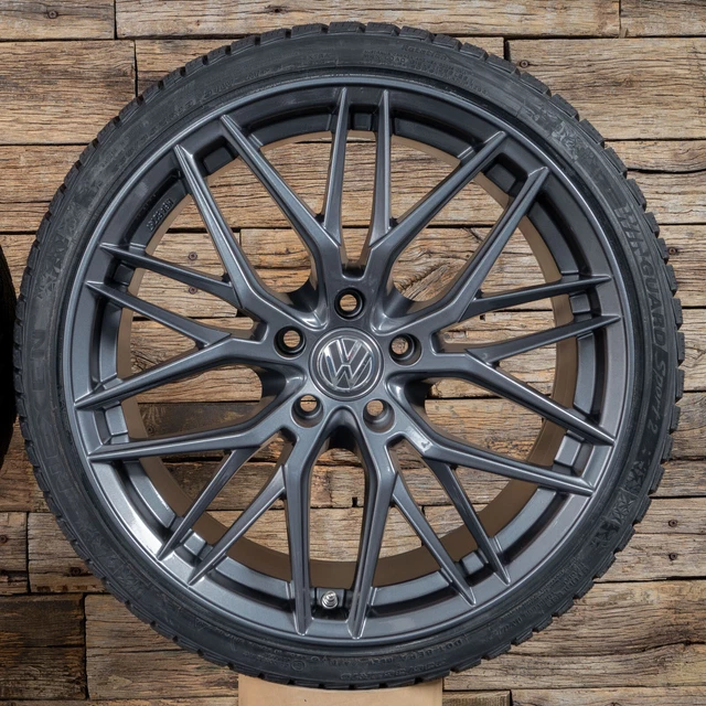 Ruote invernali 18 pollici RW01 per VW Passat 3G B8 T-Roc Touran 2 ET45 225 45 18 grigio