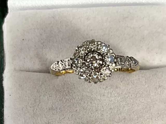 Excellent Vintage 18ct Gold & Platinum Diamond Cluster Ring, Size L - 2.7gms