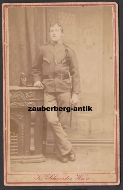 19775 Frühes Portrait Foto CDV K.u.K Soldat mit Bajonett K. Schneider Wien