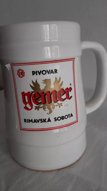 Alter Bierkrug mit Aufkleber PIVOVAR (Brauerei) aus der Slowakei