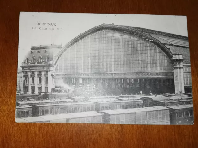 CPA - 33 - BORDEAUX - Le Hall de la gare du midi, animée