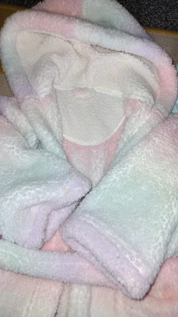 Baby Girls bundle of dressing gown & 2 pyjamas age 2-3 years very good condition 2