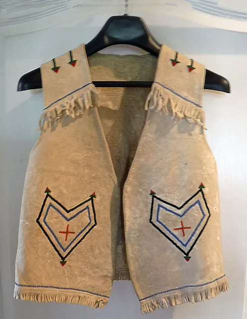 Vintage Women's 1920s Fringe Beaded Embroidered Native American Deerskin Vest S