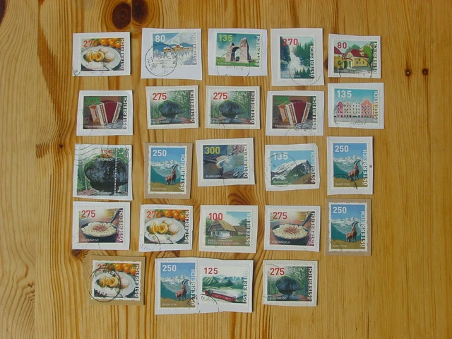 Briefmarken Österreich €-Währung gestempelt auf Papier - Kiloware