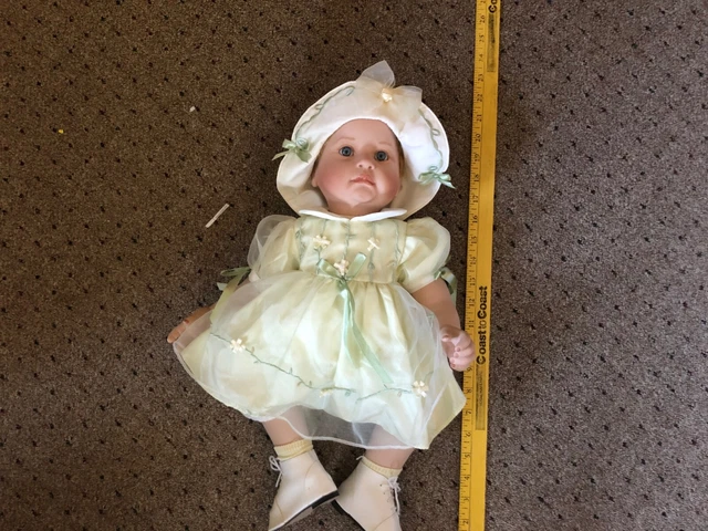 2004 20" Paradise Galleries Treasury Collection "Catherine" Baby Doll