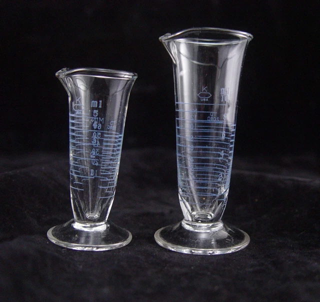 2 VINTAGE KIMAX K MEASURING LAB BEAKERS 10 ml AND 5 ml