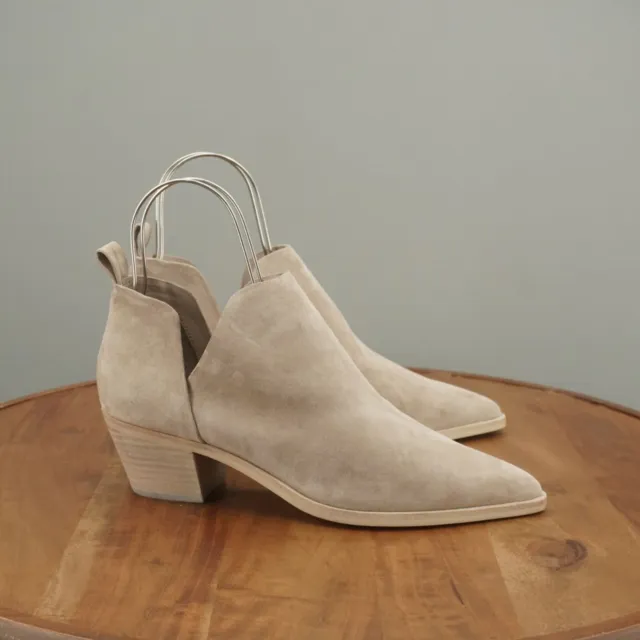 Dolce Vita Womens Sonnie Ankle Boots Beige Suede Block Heel Pointed Toe Sz 9.5