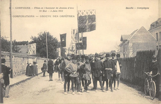 Cpa 60 Compiegne Fetes De Jeanne Corporation Groupe Des Orfevres