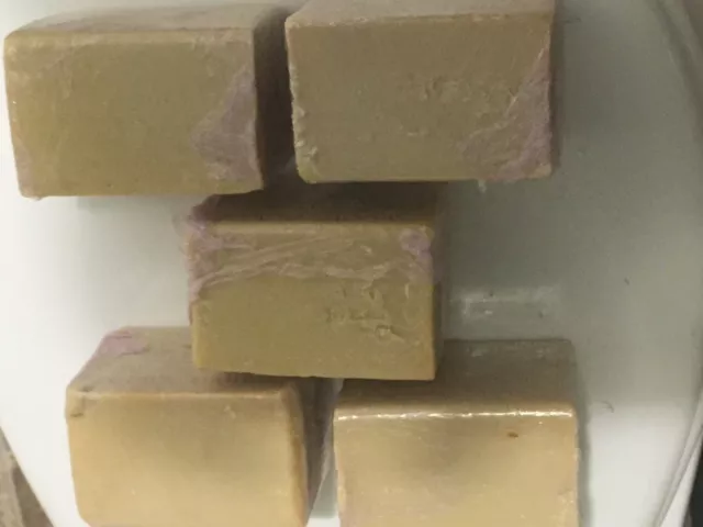 ;LOTE DE 5 JABONES TRADICIONALES DE ACEITE DE OLIVA VERDE 500 GRAMOS CADA UNO (17,62 oz cada uno) -72%