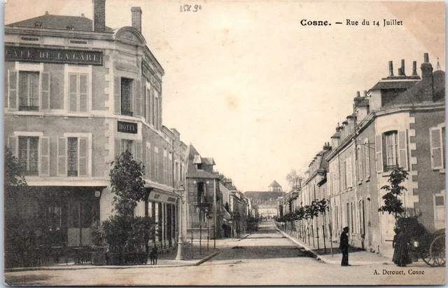 58 COSNE SUR LOIRE - vue de la rue du 14 juillet -