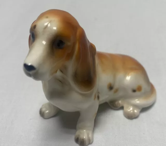 Vintage Norcrest Ceramic Basset Hound / Beagle Dog Figurine  hand decorated 4"