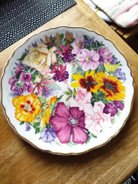 Royal Albert collector's plate "Birthday Bouquet", excellent condition, Certific