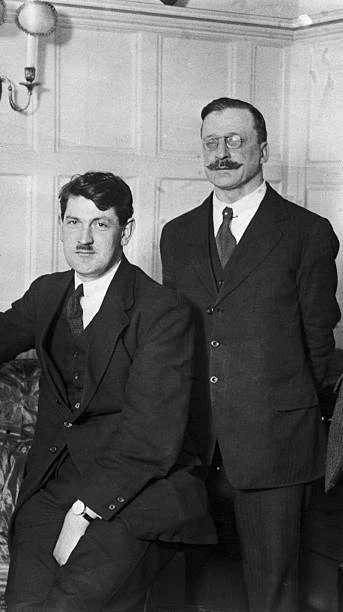 SINN FEIN DELEGATES Michael Collins & Arthur Griffith during t 1921