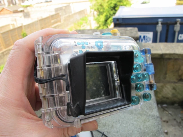 Canon IXUS 700  PowerShot SD500 ELPH. with dc-mp70 waterproof case & sd card