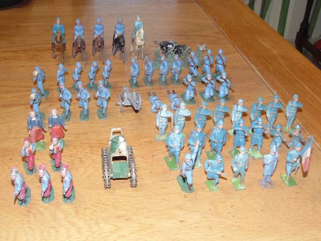 Lot jouets anciens Soldats Zouaves Cavaliers de plomb Char Renault FT 17 D.C