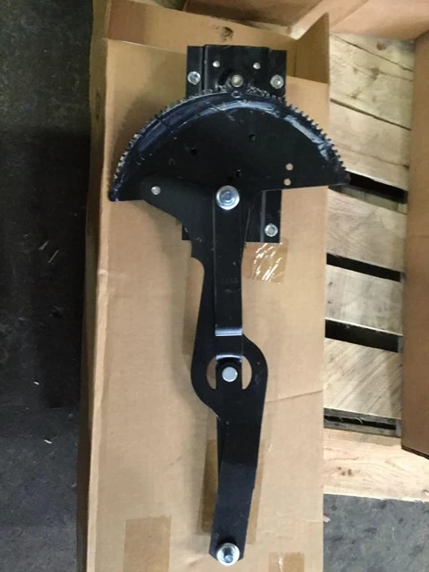 International 9200 0 Door Window Regulator 1490376
