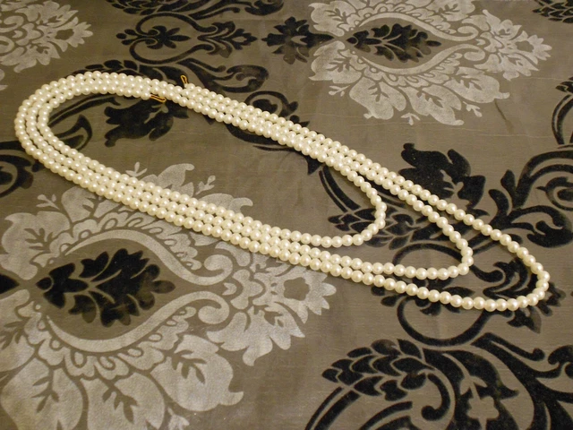Long Pearl Necklace Jewellary Faux Beads String Chain Christmas Decoration 120cm
