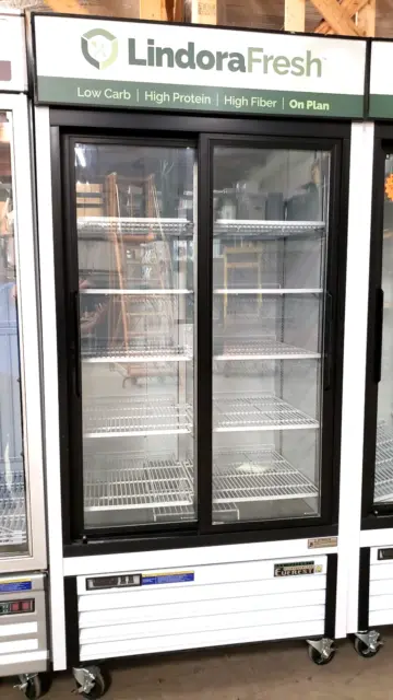 Used Everest Emgr33 - 33" L Reach In Refrigerator With 2 Sliding Doors