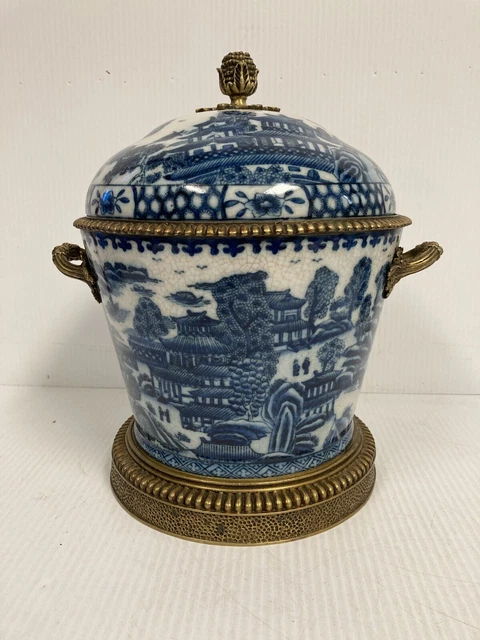 Blue and White Chinese Urn B4-46 DJ