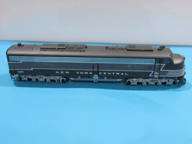 HO Scale Proto2000 8101 E8/9 Locomotive New York Central  Lot#1269