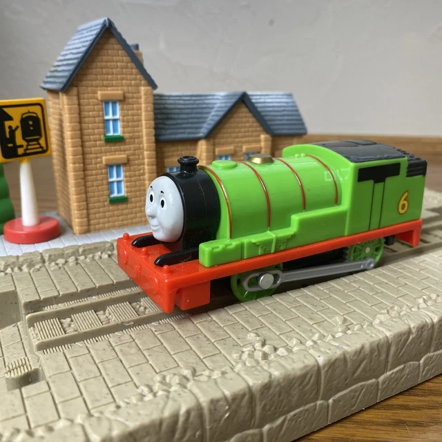 THOMAS & FRIENDS TrackMaster Talking Percy Motorized Battery Train Engine 2013 £10.88 PicClick UK THOMAS & FRIENDS TrackMaster Talking Percy Motorized Battery Train Engine 2013 £10.88 PicClick UK