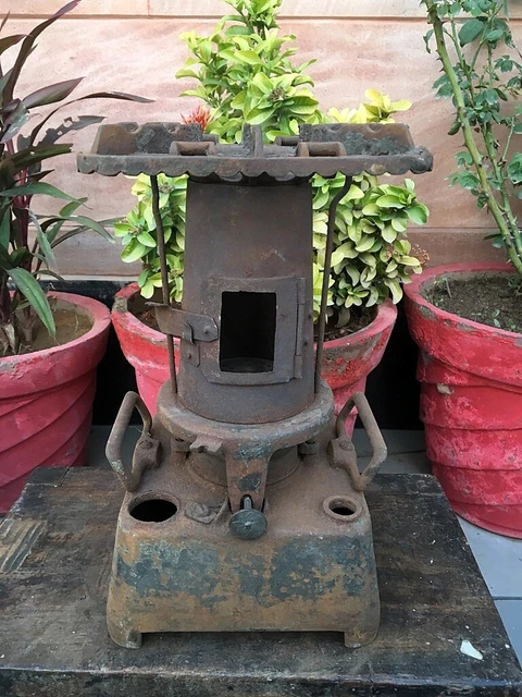 Vintage Stove Cast Iron Oil Or Kerosene-Beatrice Trade Mark-1951 Made In England Vintage Stove Cast Iron Oil Or Kerosene-Beatrice Trade Mark-1951 Made In England