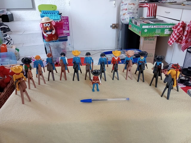 Vintage Geobra 1974 - Lot de Playmobil. 20 Personnages et