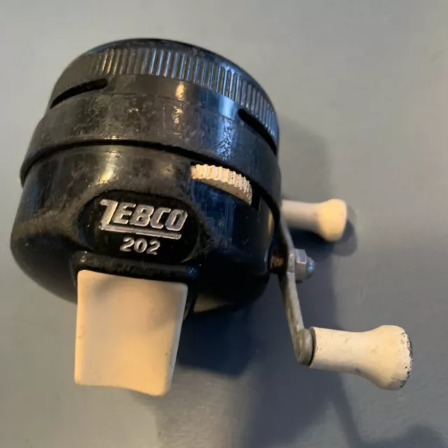 VINTAGE ZEBCO 202 Fishing Reel (Black) FOR PARTS OR REPAIR ONLY $12.72 -  PicClick