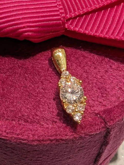 Luxuriöser Damen Halskettenanhänger mit weißem Zirkonia aus 333 Gelbgold