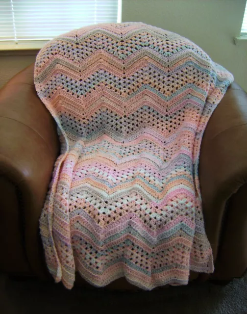 New Hand Crochet Pink Peach Gray Pastel  Multi  Ripple Afghan Lap Blanket Throw