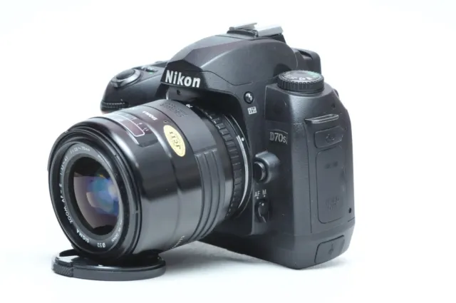 Nikon D70S 6.1MP Digital SLR Camera Kit with AF 28-70mm Lens