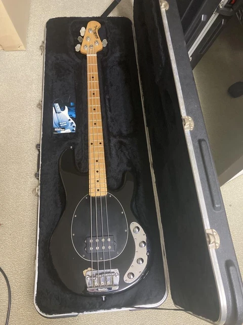 MUSICMAN STINGRAY USA E18104 / Electric Bass Guitar w/ HC made in