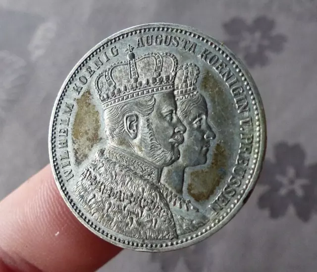 ALLEMAGNE - PRUSSE 1 Thaler couronnement de Guillaume Ier et Augusta 1861, SUP
